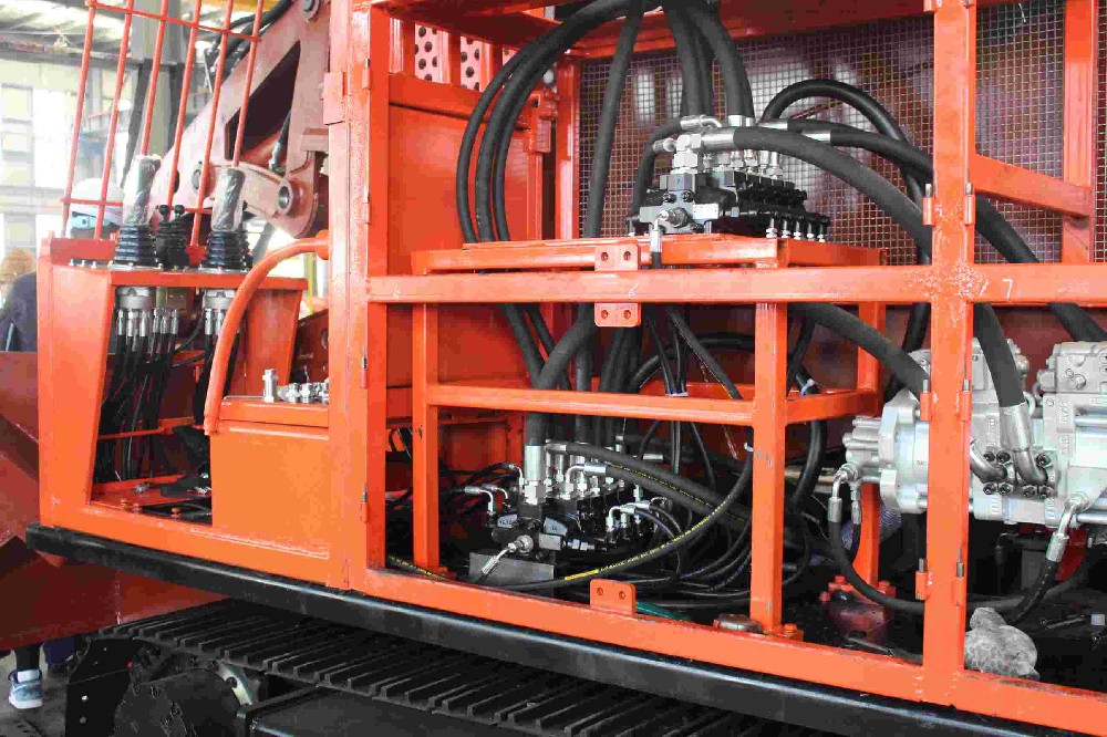 南充礦區(qū)工人如何用扒渣機配件高效完成工作