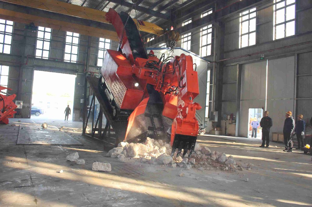 撬毛臺(tái)車工作原理詳解：如何高效清除頂板浮石？
