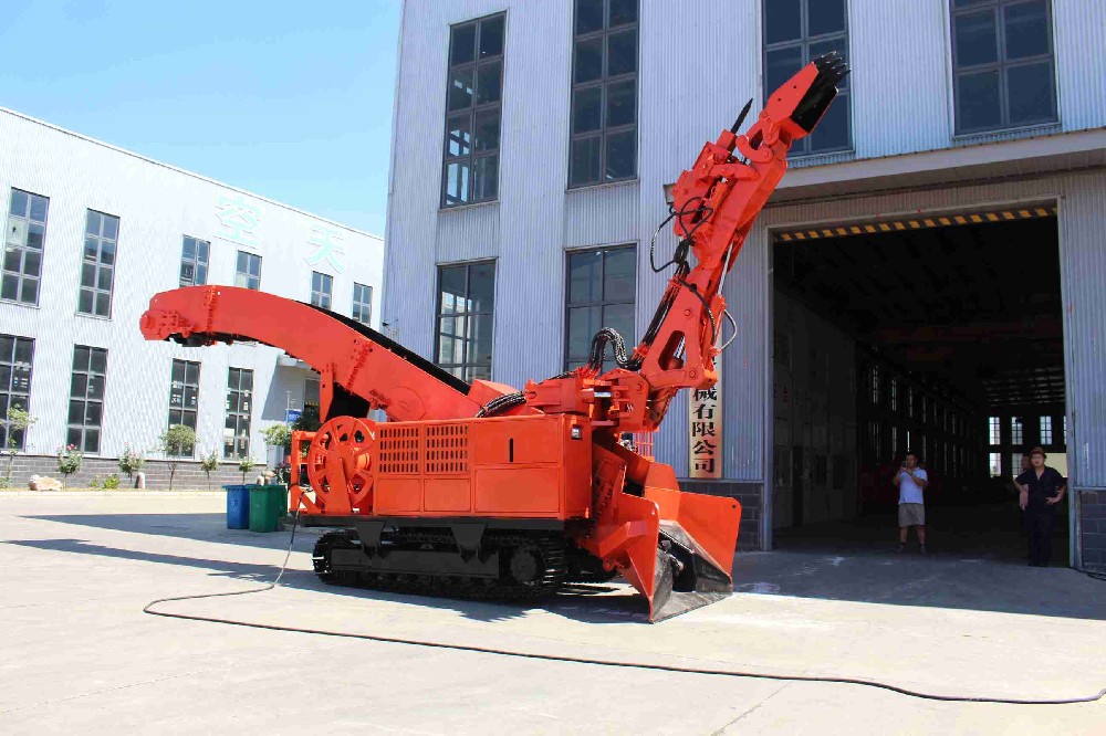 老礦工訪談：從大錘到撬毛臺車的30年變遷
