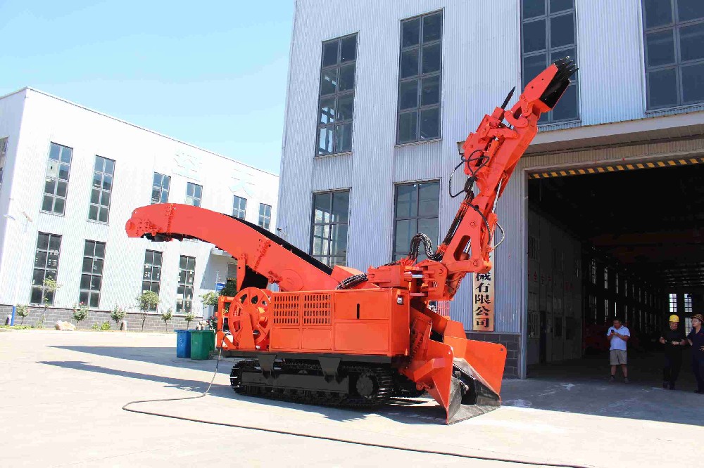 金屬礦山為何青睞襄陽扒渣機(jī)?優(yōu)勢解析