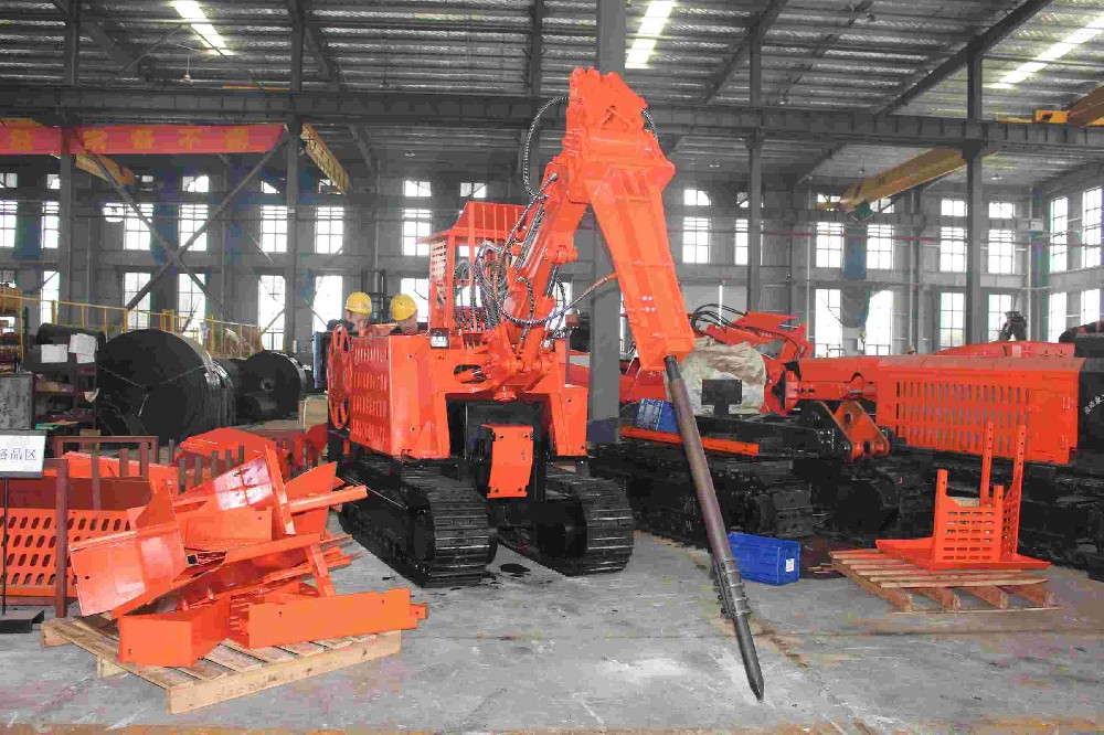 履帶扒渣機(jī) vs 輪式扒渣機(jī)實(shí)戰(zhàn)對(duì)比