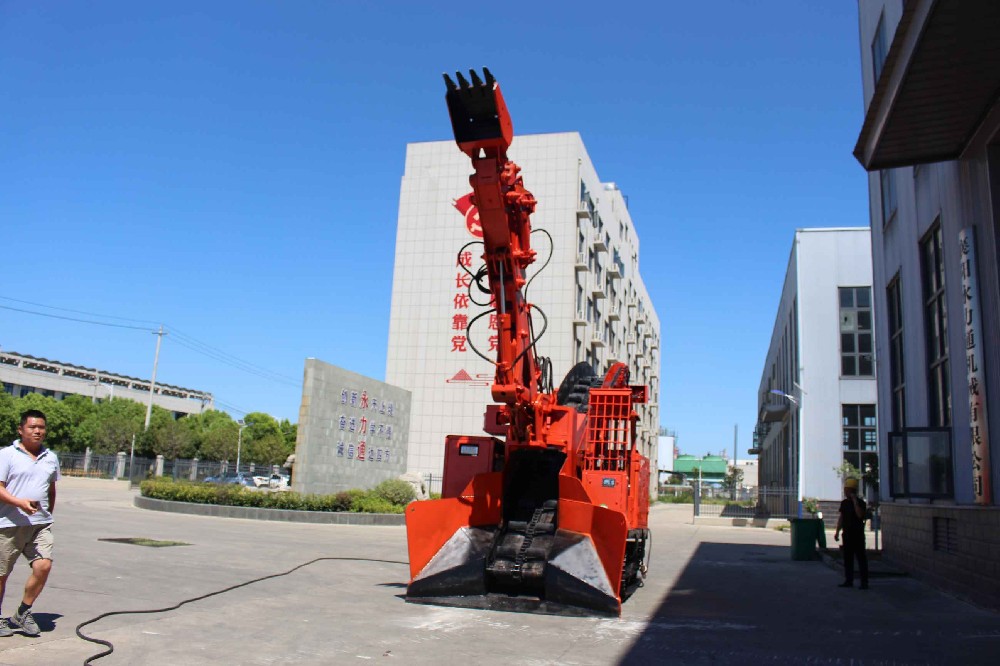 銑挖機巖石破碎效率對比：附扒渣機聯動方案
