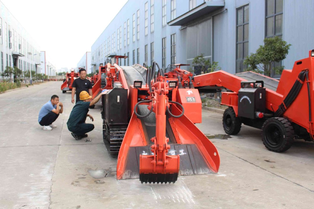 扒渣機(jī)租賃市場(chǎng)興起，襄陽(yáng)企業(yè)如何布局？
