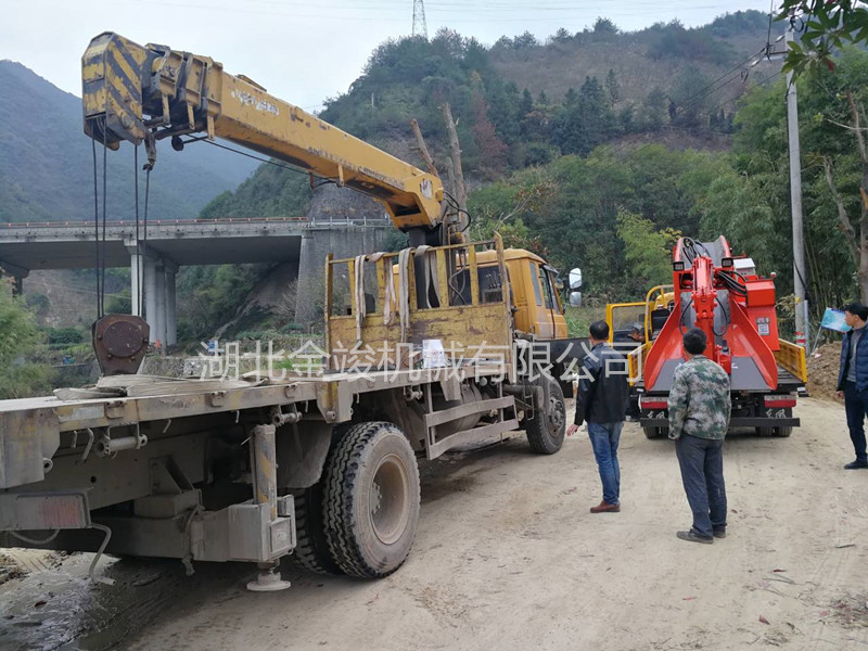 扒渣機(jī)卸車(chē)12-03-2.jpg