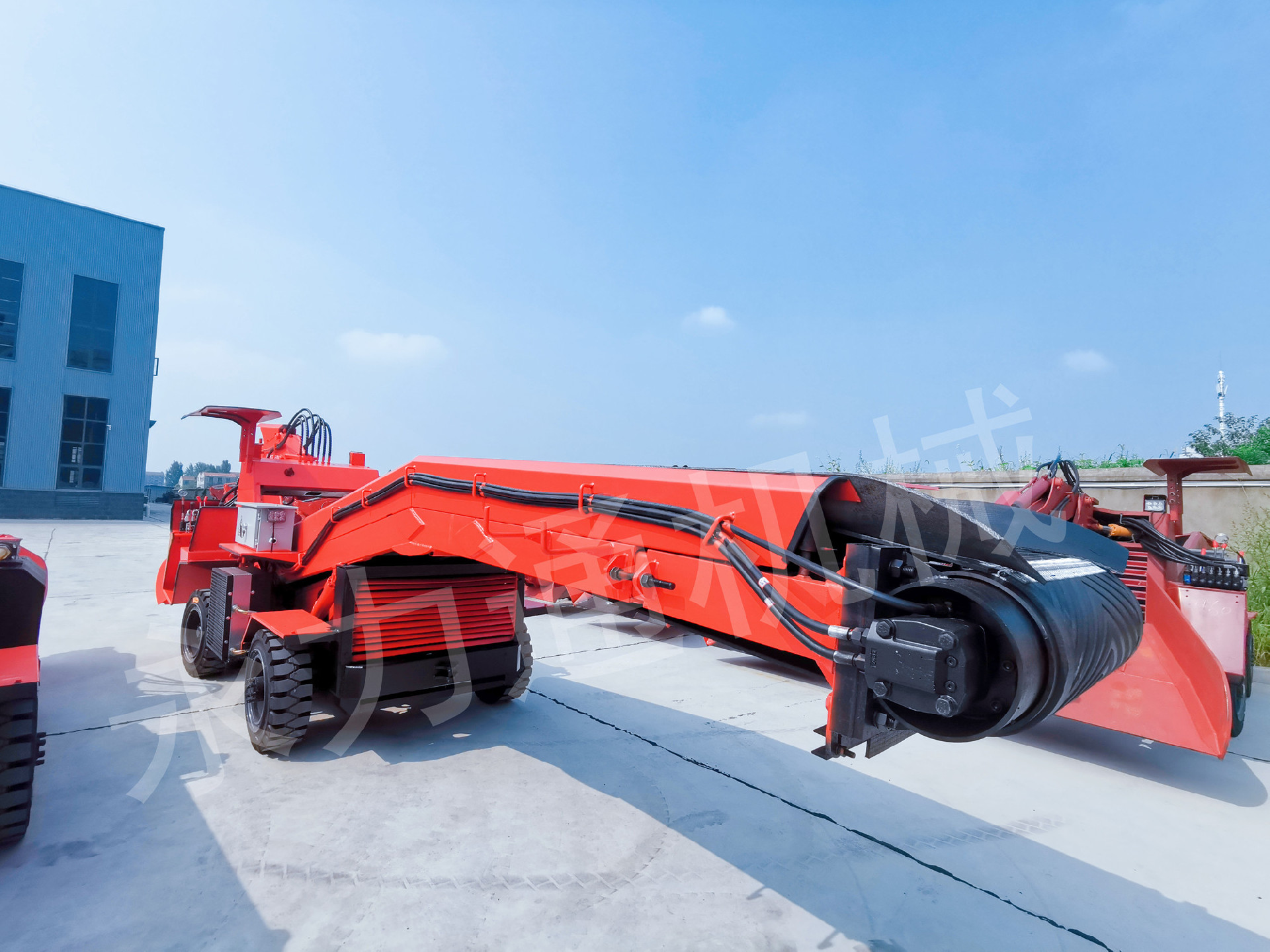 1641448518125777.jpg 120輪式皮帶后右側(cè)照.jpg